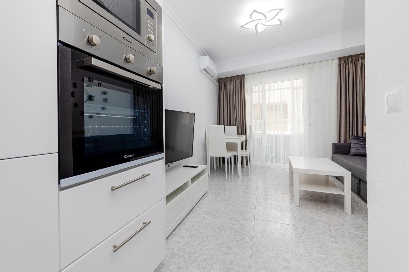 Calle Concordia 86, Two Bedroom Apartment, Up To 6 Guests, Near Del Cura Beach,Supermarket Mercadona And Central Bus Station ตอร์เรเวียคา ภายนอก รูปภาพ